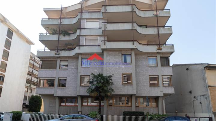 UFFICIO IN VENDITA – ZONA CENTRALISSIMA (Via Mameli)